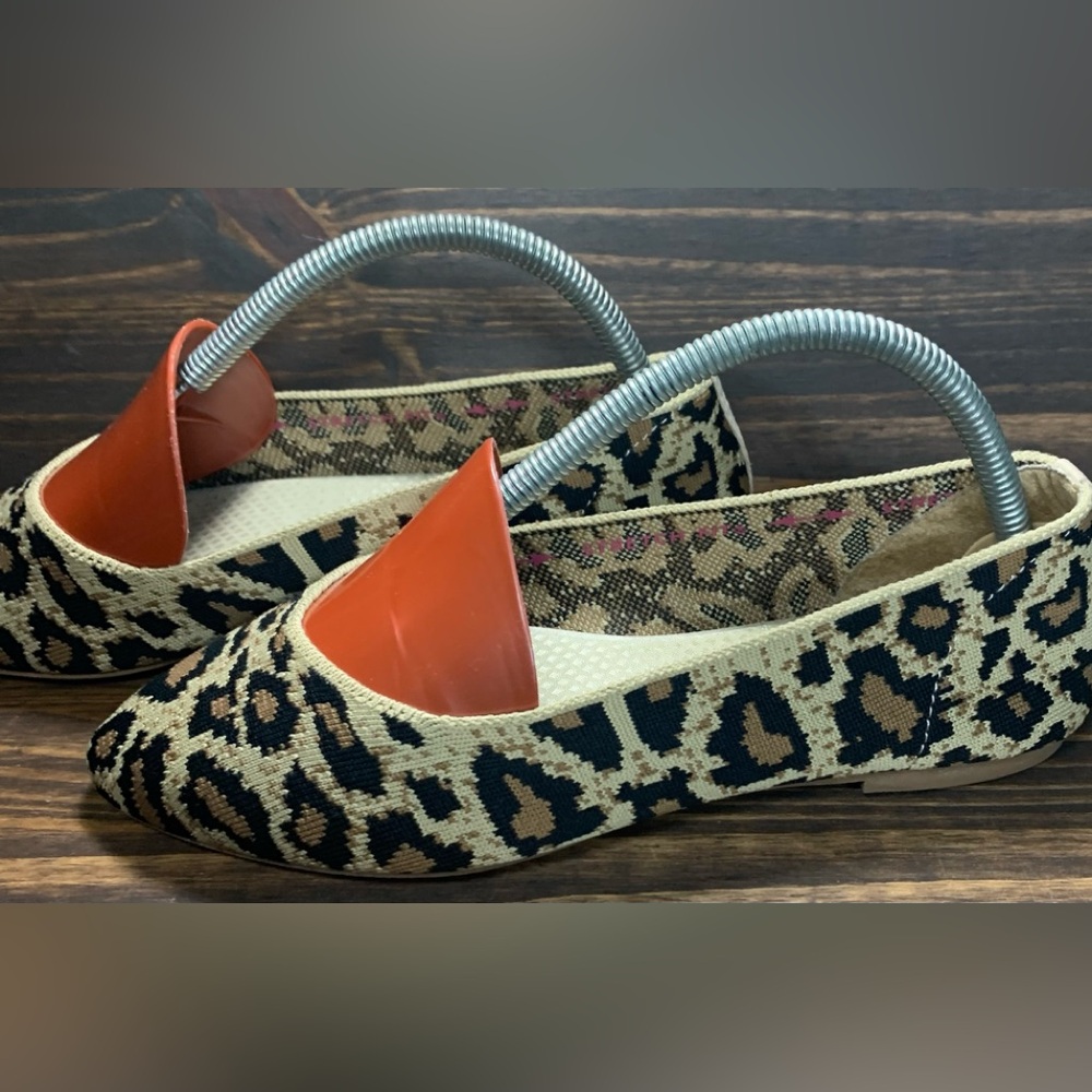 Skechers Cleo Claw Flats Cheetah 44886 Womens Size 7.5 Slip On Ballet Sneakes